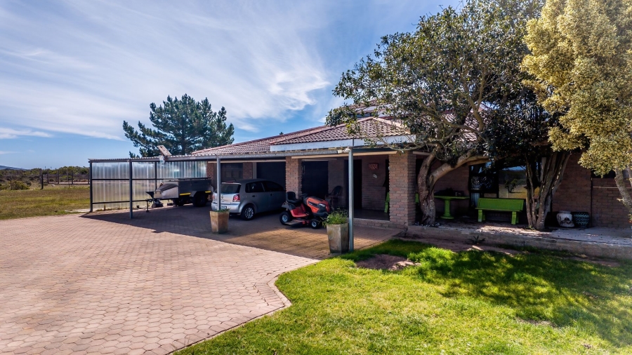 5 Bedroom Property for Sale in Aalwyndal Western Cape